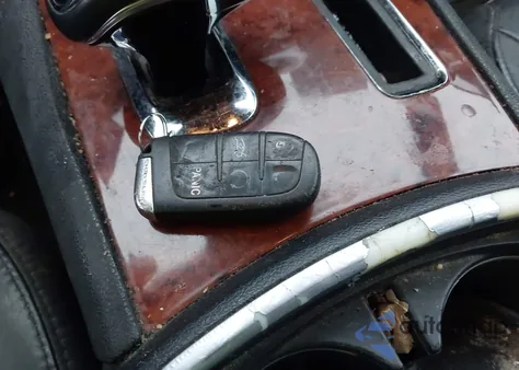 2012 Chrysler 300 Limited из США, поврежденный, VIN 2C3CCACG2CH308679